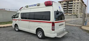 Toyota HiAce 2013 White