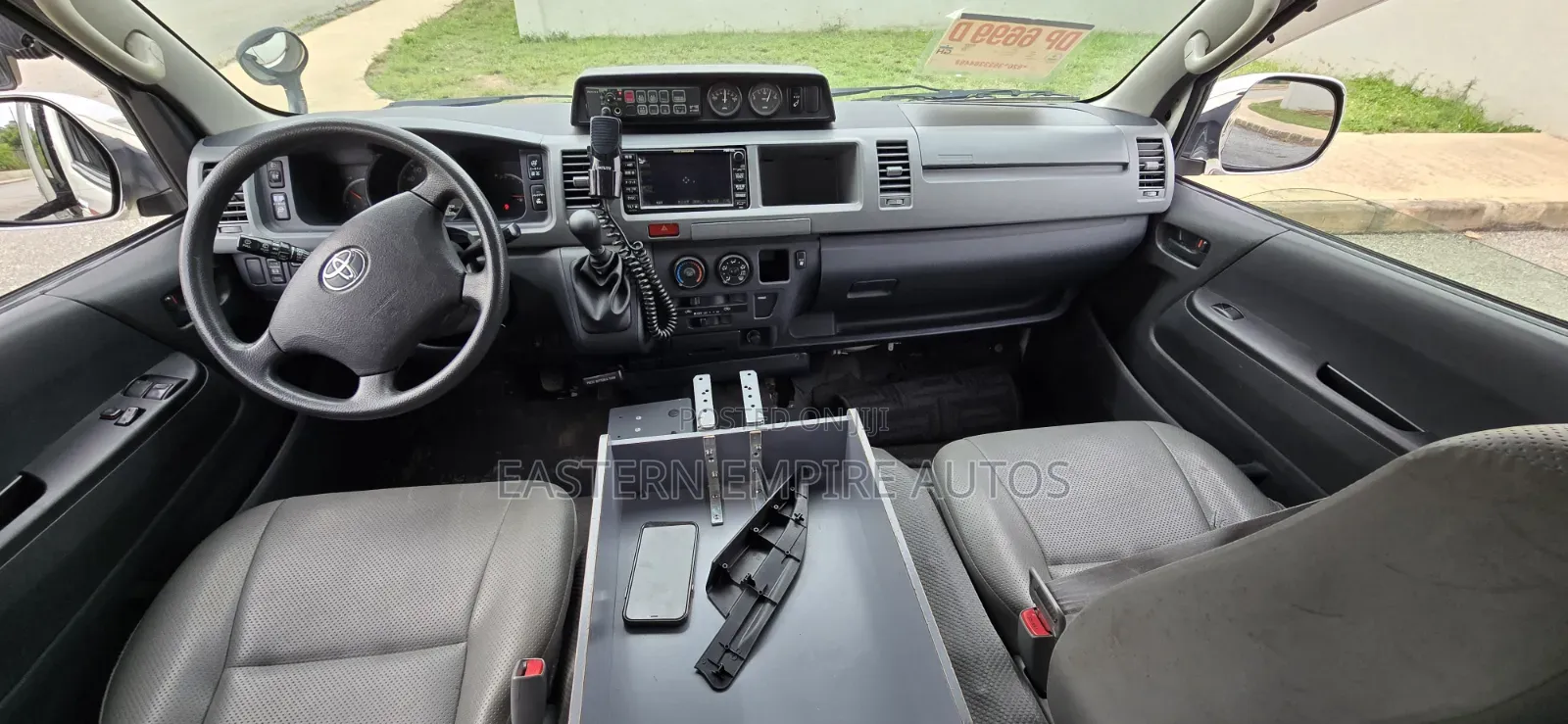 Toyota HiAce 2013 White