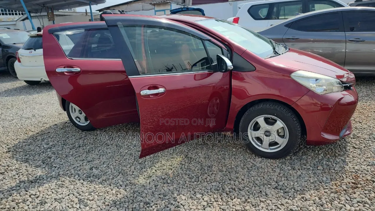 Toyota Vitz 1.3 FWD 5dr 2015 Red