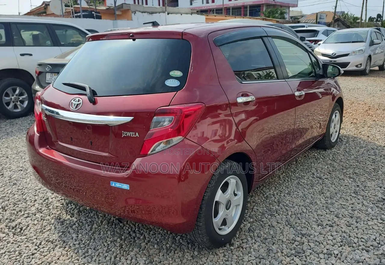 Toyota Vitz 1.3 FWD 5dr 2015 Red