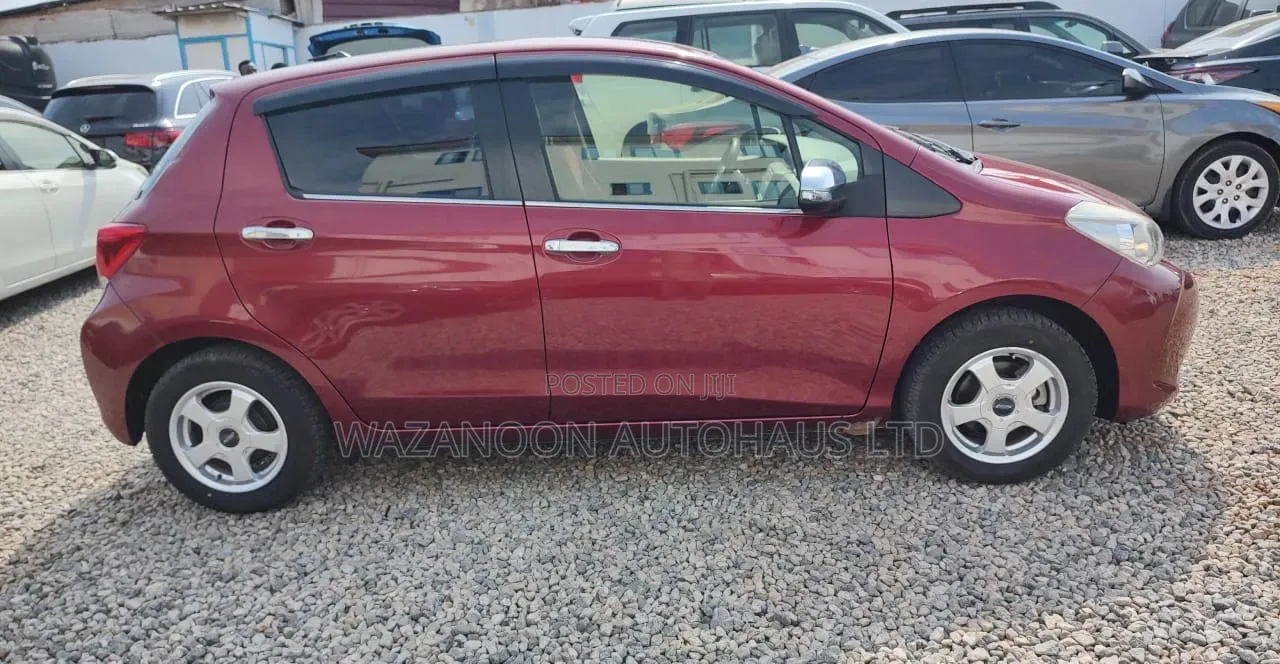 Toyota Vitz 1.3 FWD 5dr 2015 Red