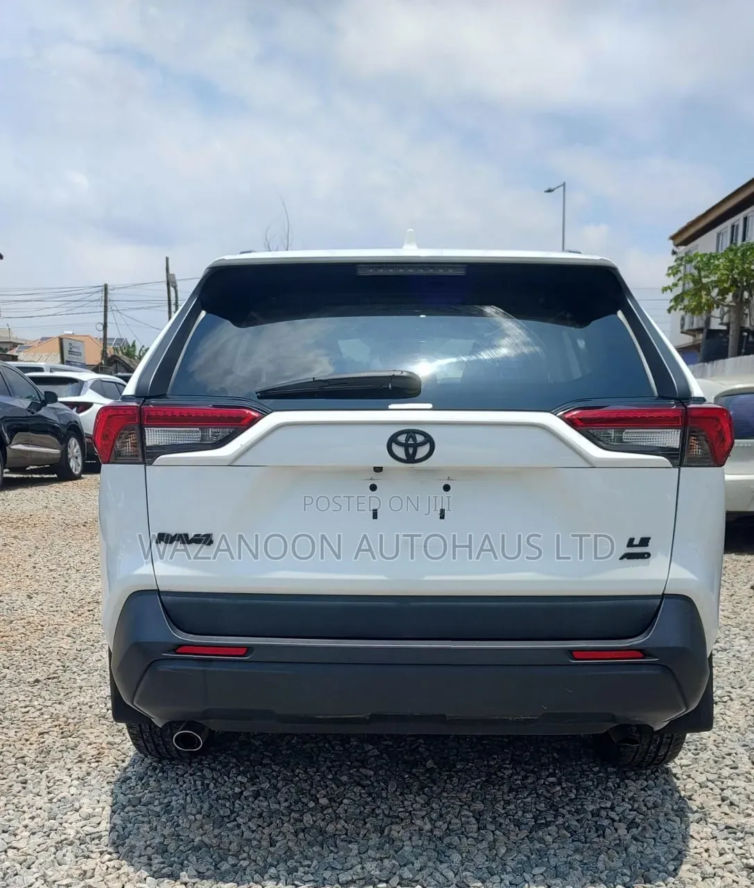 Toyota RAV4 XLE AWD 2020 White