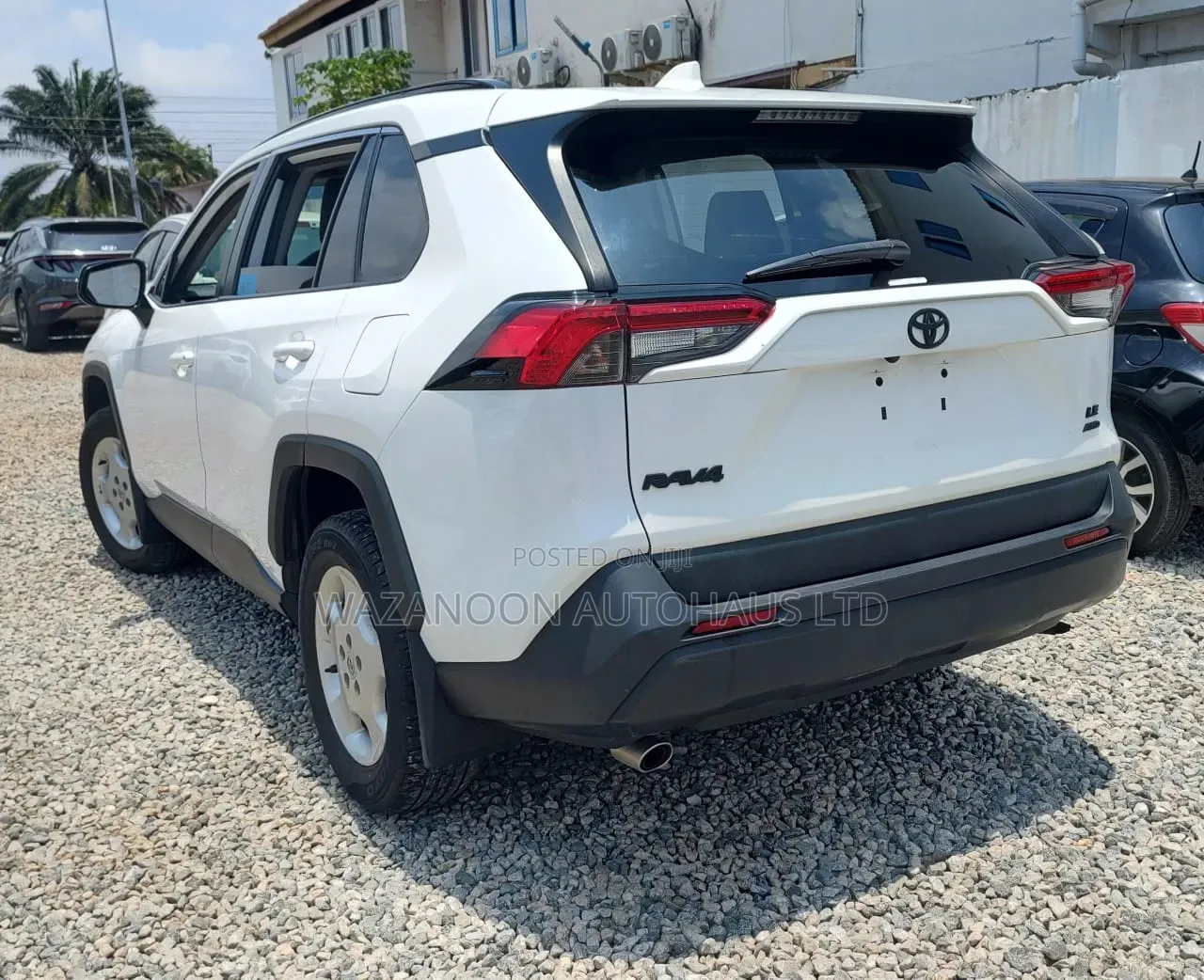 Toyota RAV4 XLE AWD 2020 White