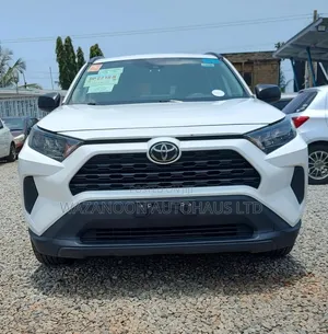 Toyota RAV4 XLE AWD 2020 White