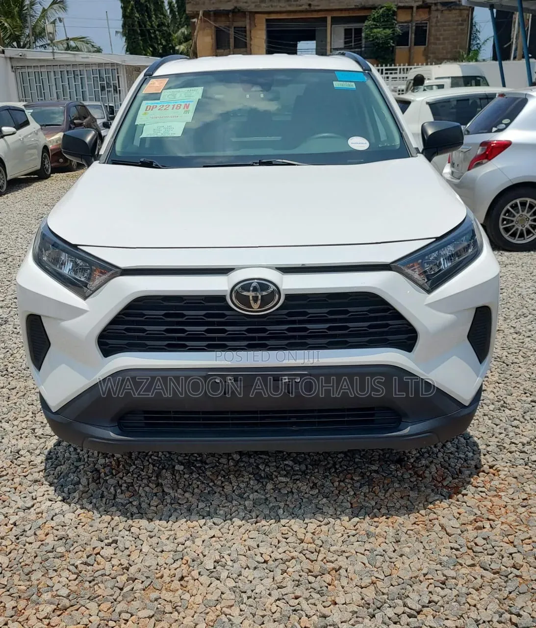 Toyota RAV4 XLE AWD 2020 White