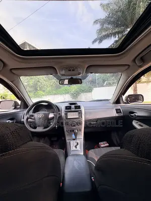Toyota Corolla S 5-Speed 2013 Black