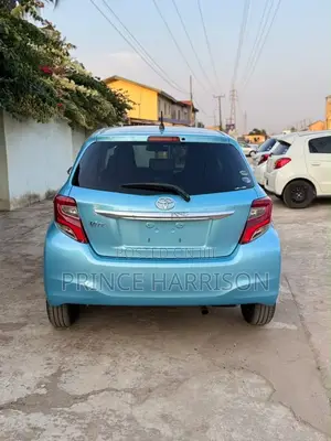 Toyota Vitz 1.5 FWD 3dr 2017 Blue