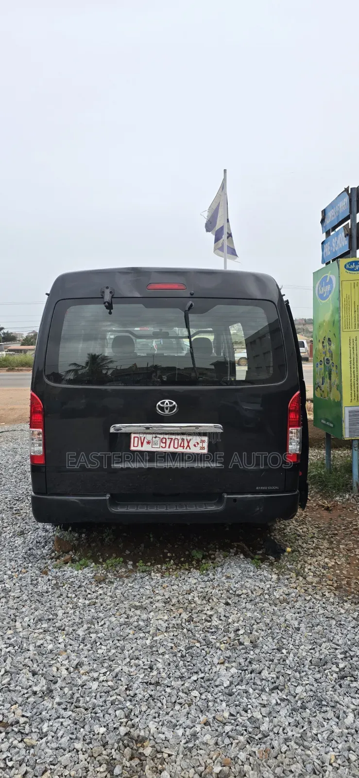 Toyota HiAce 2013 Black