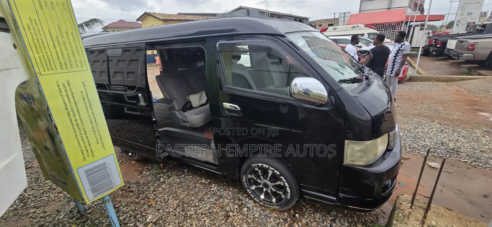 Toyota HiAce 2013 Black