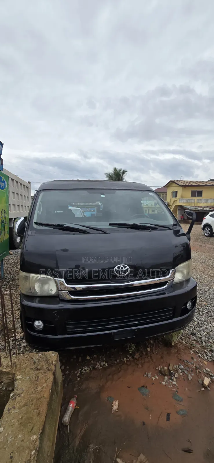 Toyota HiAce 2013 Black