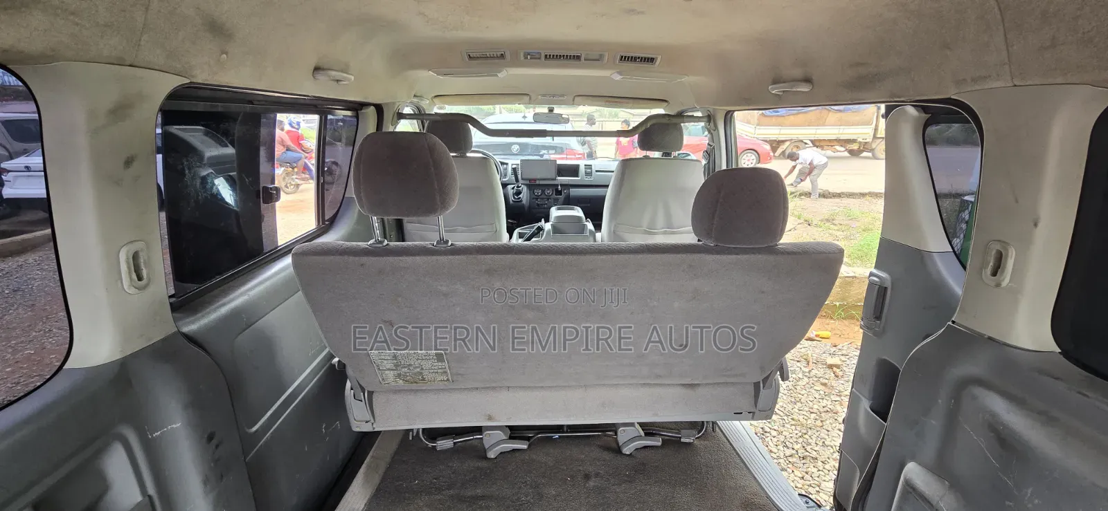 Toyota HiAce 2013 Black