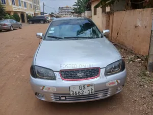 Nissan Sentra 2000 Silver