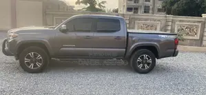 Toyota Tacoma 2018 Gray
