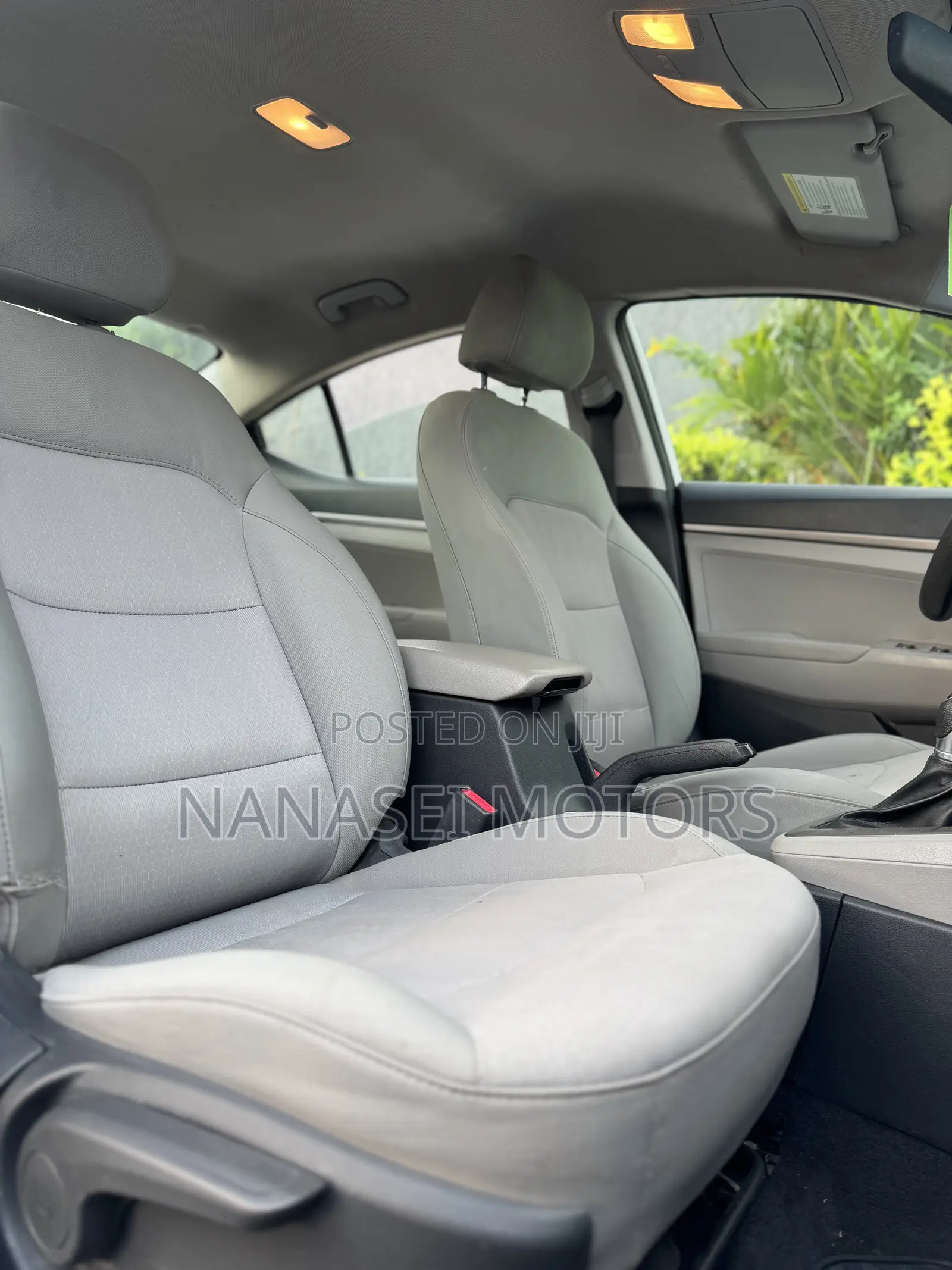 Hyundai Elantra SE Sedan FWD (2.0L 4cyl 6M) 2017 Silver