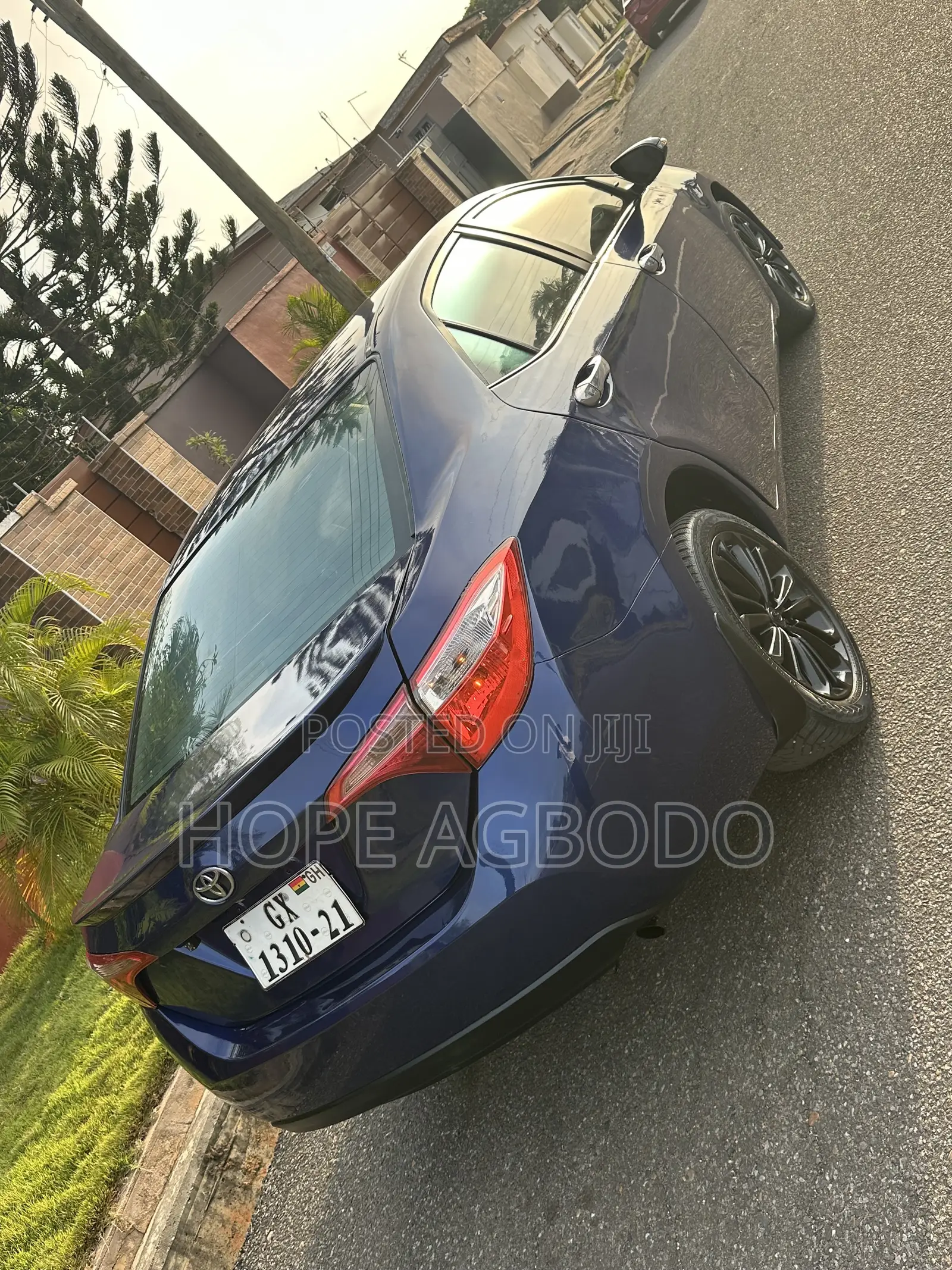 Toyota Corolla LE Eco 4dr Sedan (1.8L 4cyl CVT) 2015 Blue