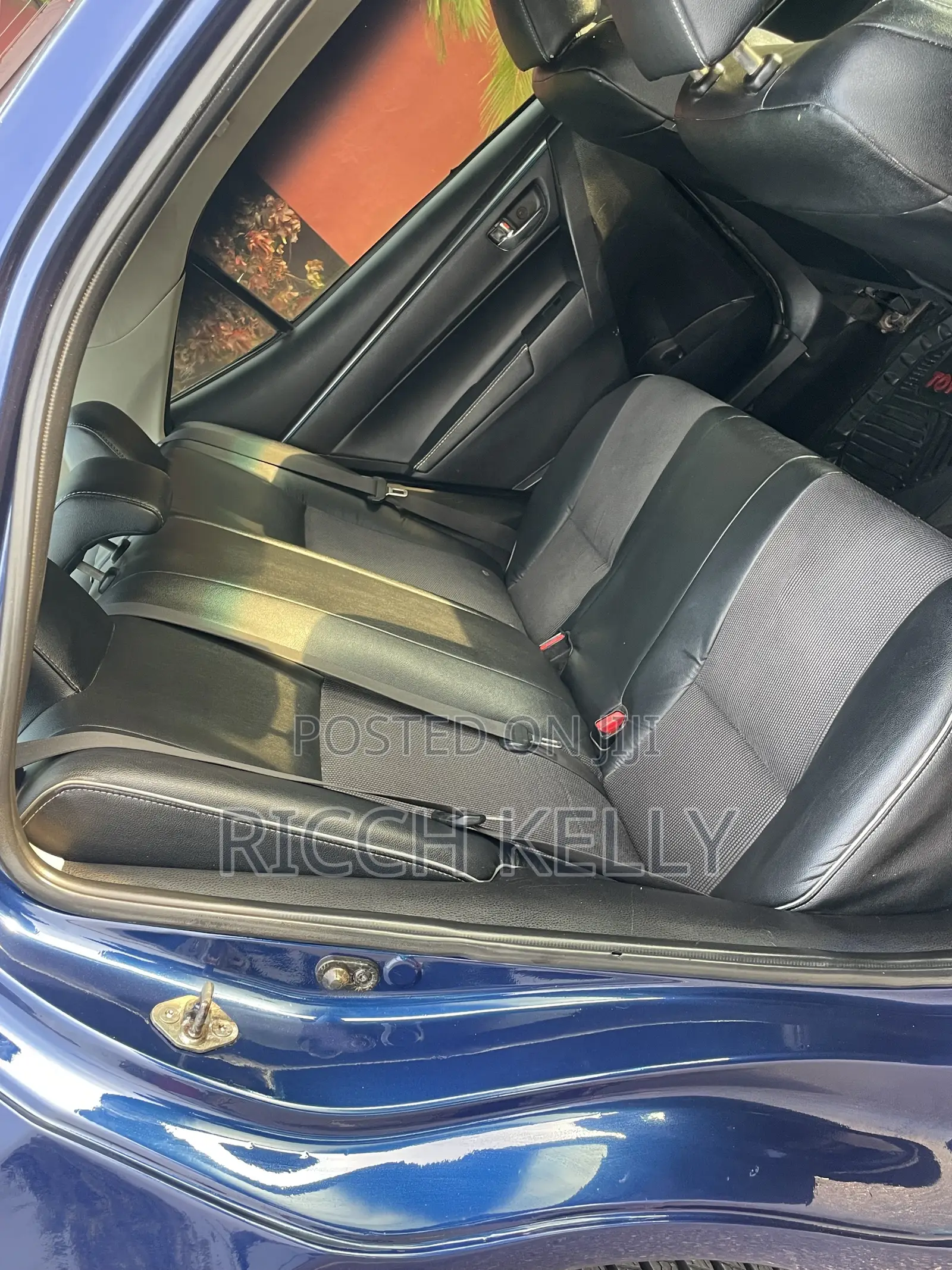 Toyota Corolla LE 4dr Sedan (1.8L 4cyl CVT) 2015 Blue