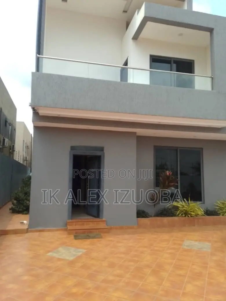 Furnished 4bdrm House in Lakeside Community 8 for sale
