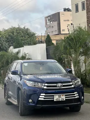 Toyota Highlander XLE 4x4 V6 (3.5L 6cyl 8A) 2017 Blue