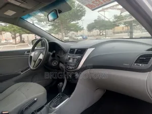 Hyundai Accent SE Sedan 2017 Silver