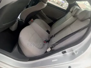 Hyundai Accent SE Sedan 2017 Silver