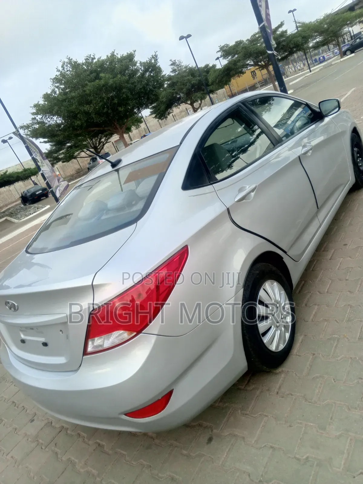 Hyundai Accent SE Sedan 2017 Silver