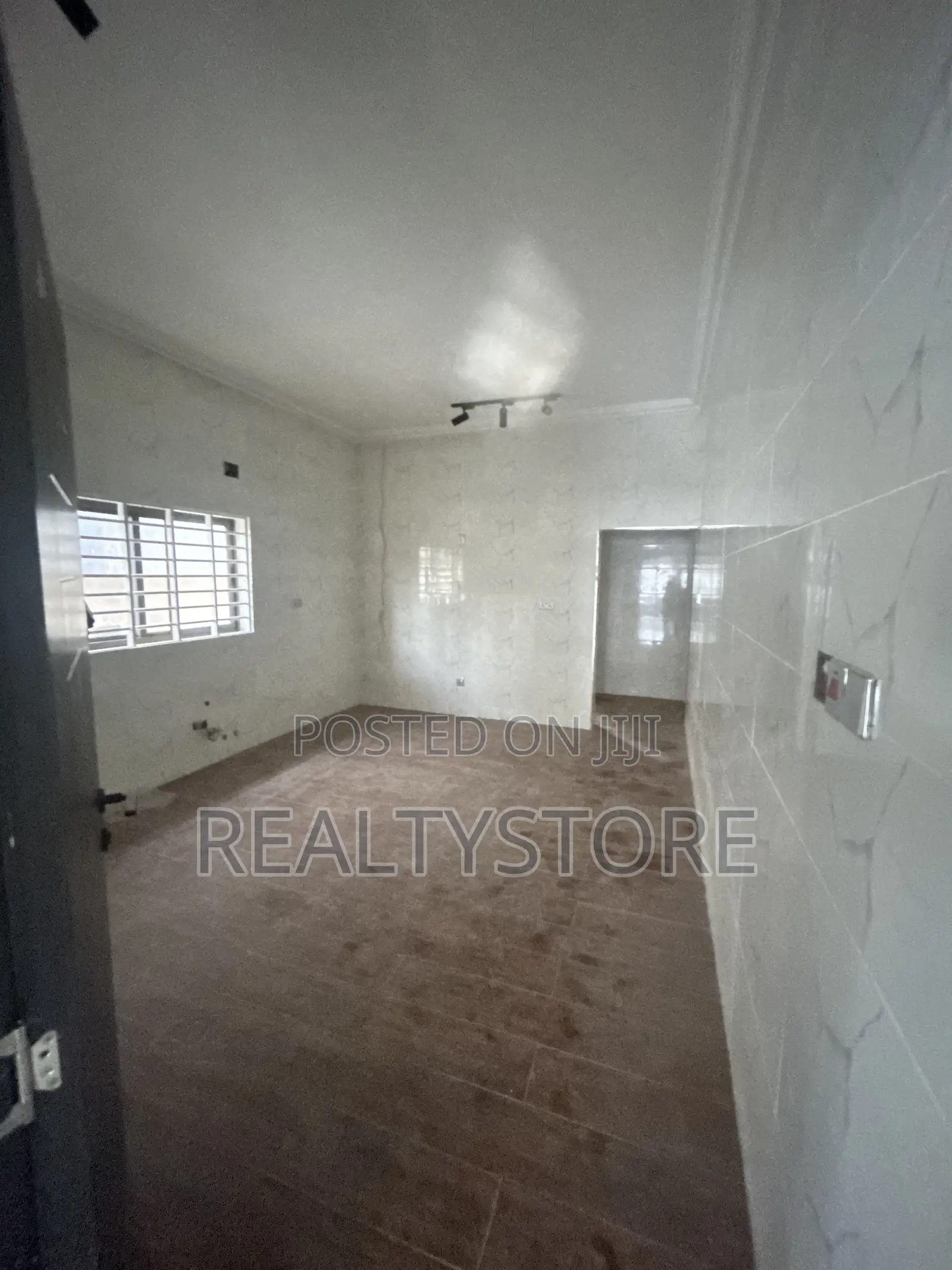 4bdrm Duplex in Kwabenya Top Hills, Accra Metropolitan for sale