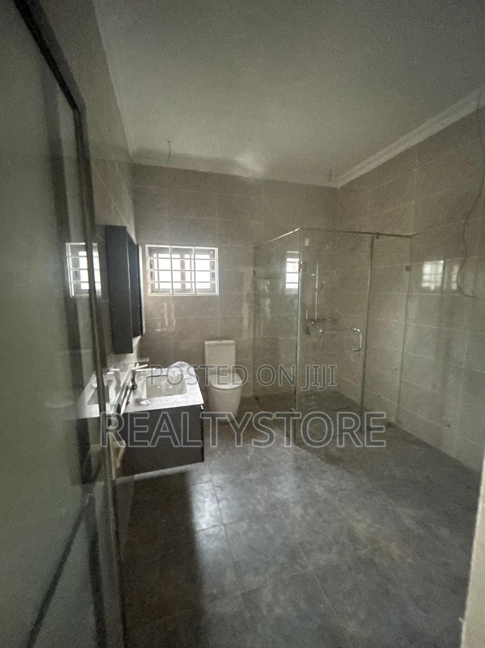 4bdrm Duplex in Kwabenya Top Hills, Accra Metropolitan for sale