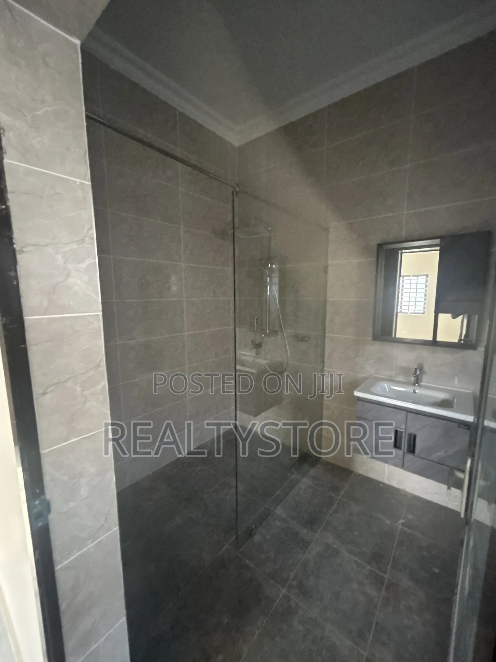 4bdrm Duplex in Kwabenya Top Hills, Accra Metropolitan for sale