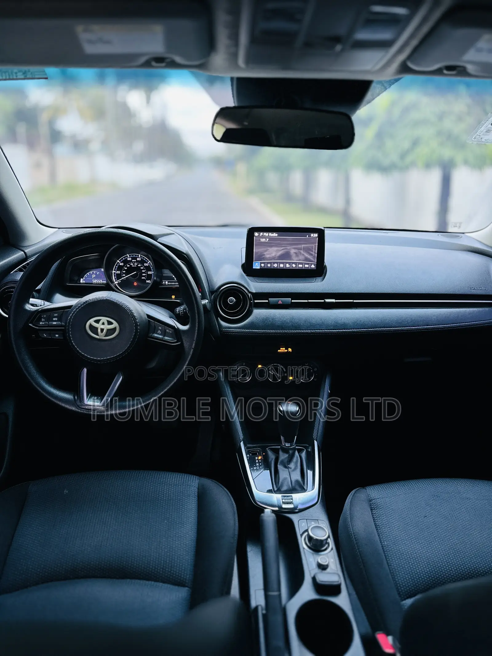 Toyota Corolla 2019 White