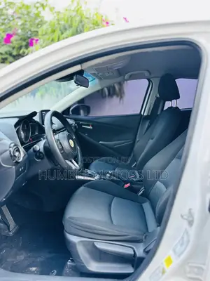 Toyota Corolla 2019 White