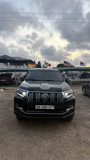 Toyota Land Cruiser Prado 2017 Black