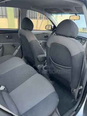 Kia Rio Base 4dr Sedan (1.6L 4cyl 5M) 2010 Silver
