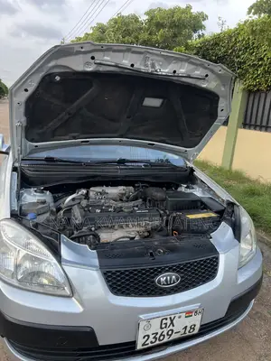 Kia Rio Base 4dr Sedan (1.6L 4cyl 5M) 2010 Silver