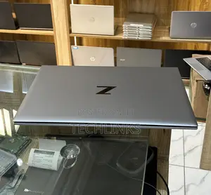 Laptop HP ZBook Firefly G8 16GB Intel Core i7 SSD 256GB