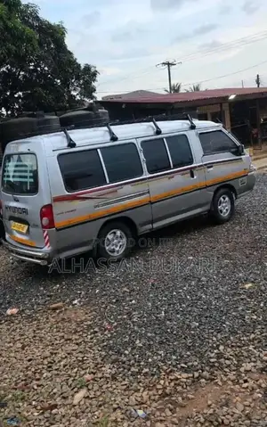 Hyundai H-100 2000 Silver