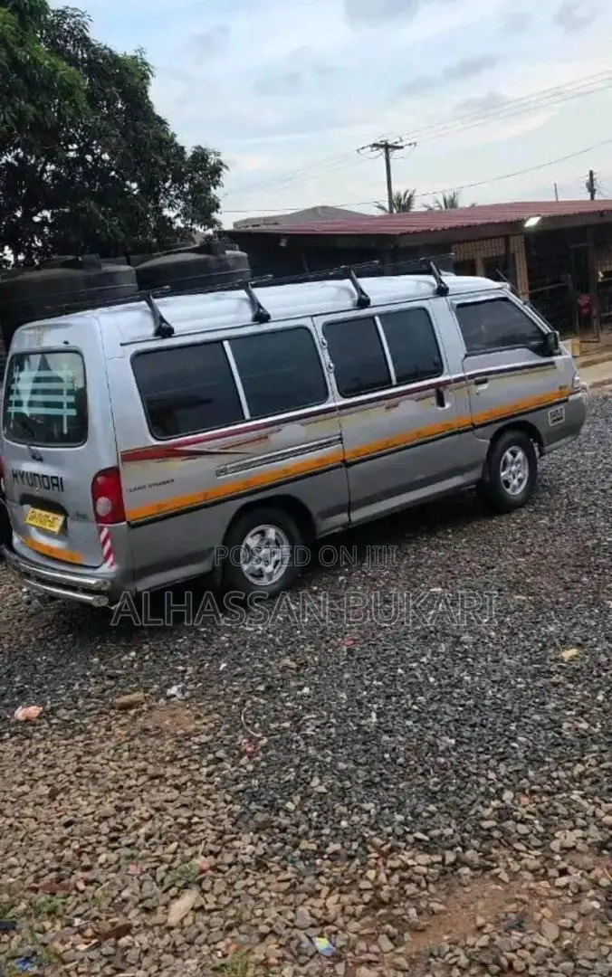 Hyundai H-100 2000 Silver