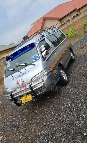 Hyundai H-100 2000 Silver