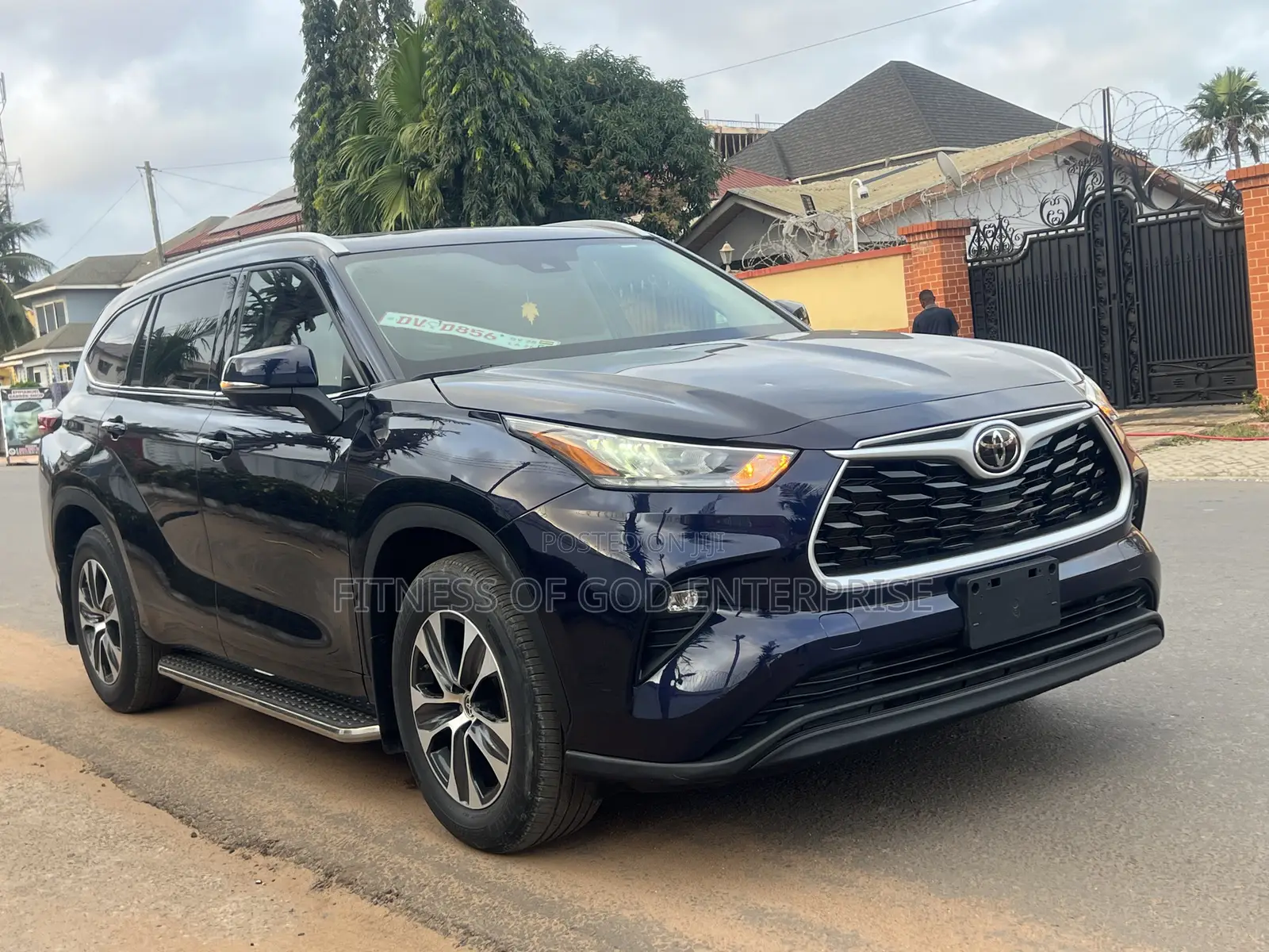 Toyota Highlander XLE 2022 Blue
