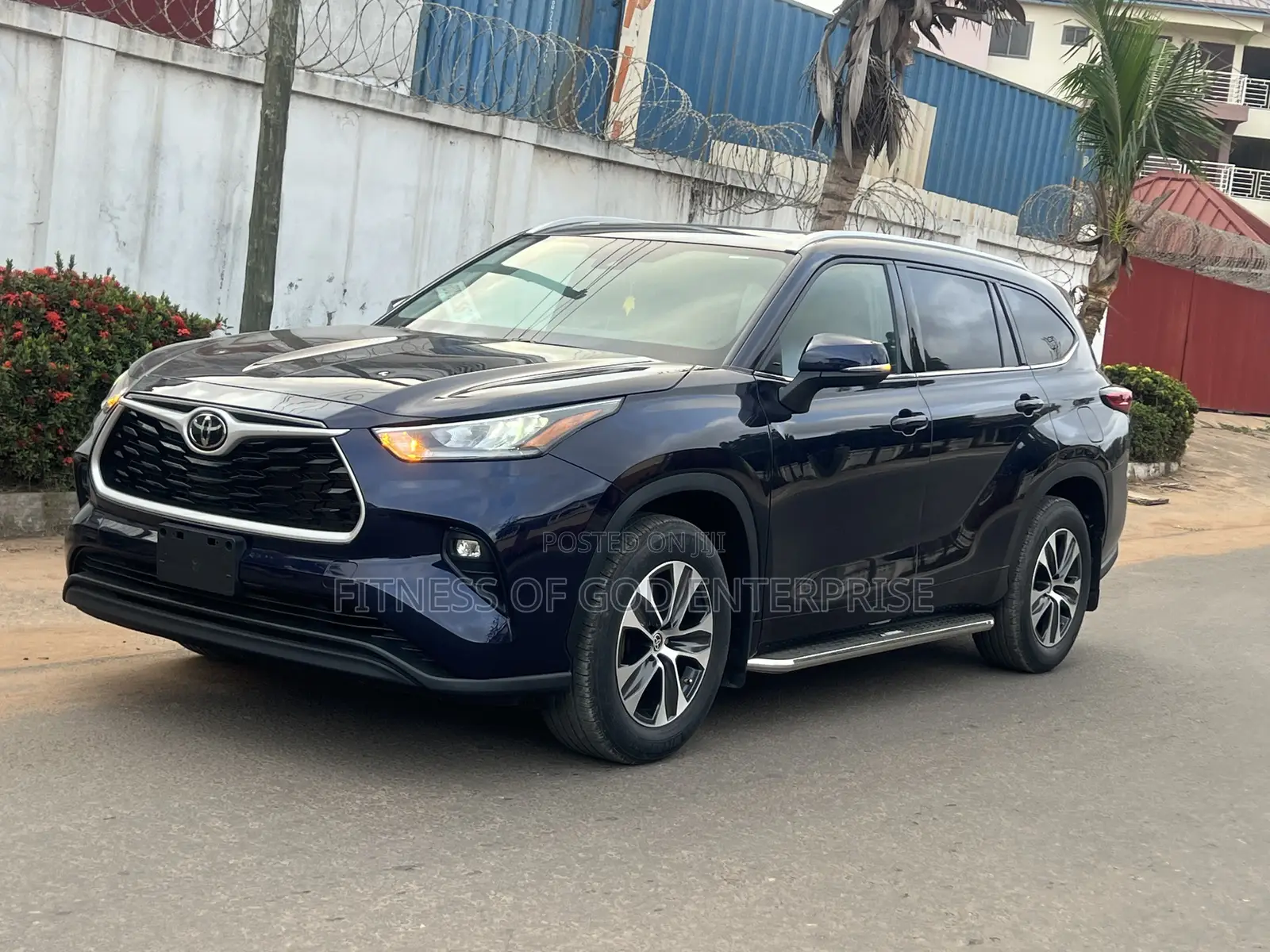 Toyota Highlander XLE 2022 Blue