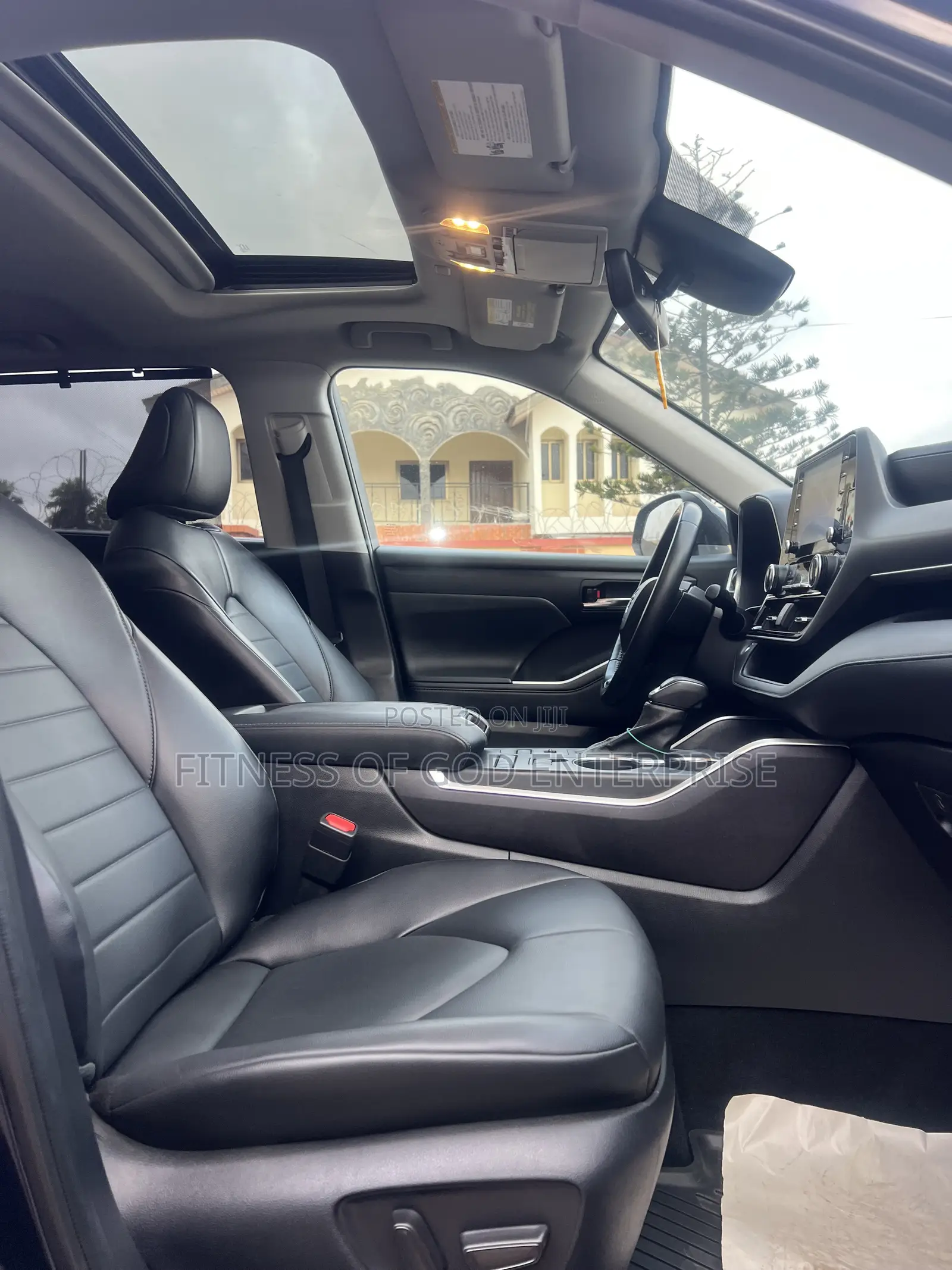 Toyota Highlander XLE 2022 Blue