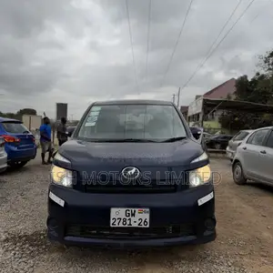 Toyota Voxy ZS Kirameki III 4WD 8-Seater 2013 Blue