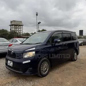 Toyota Voxy ZS Kirameki III 4WD 8-Seater 2013 Blue