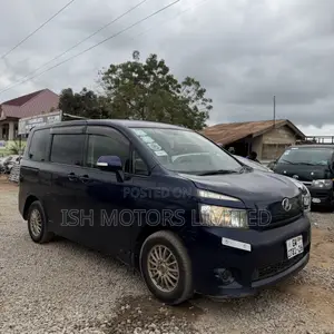 Toyota Voxy ZS Kirameki III 4WD 8-Seater 2013 Blue