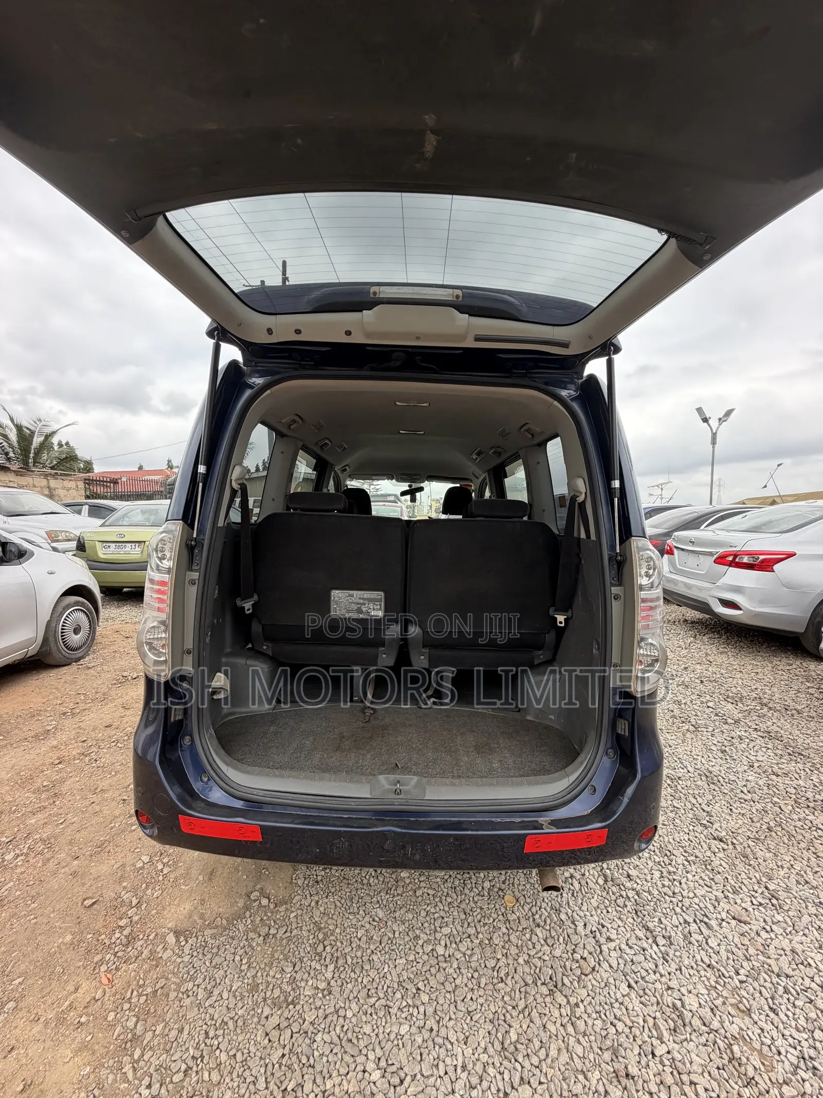 Toyota Voxy ZS Kirameki III 4WD 8-Seater 2013 Blue
