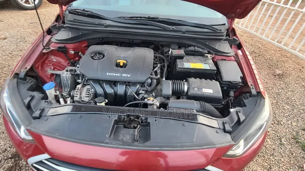 Hyundai Elantra Limited Sedan FWD (2.0L 4cyl 6A) 2017 Red