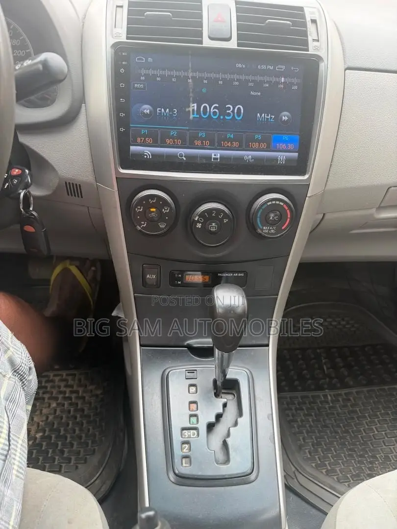 Toyota Corolla 2010 Black