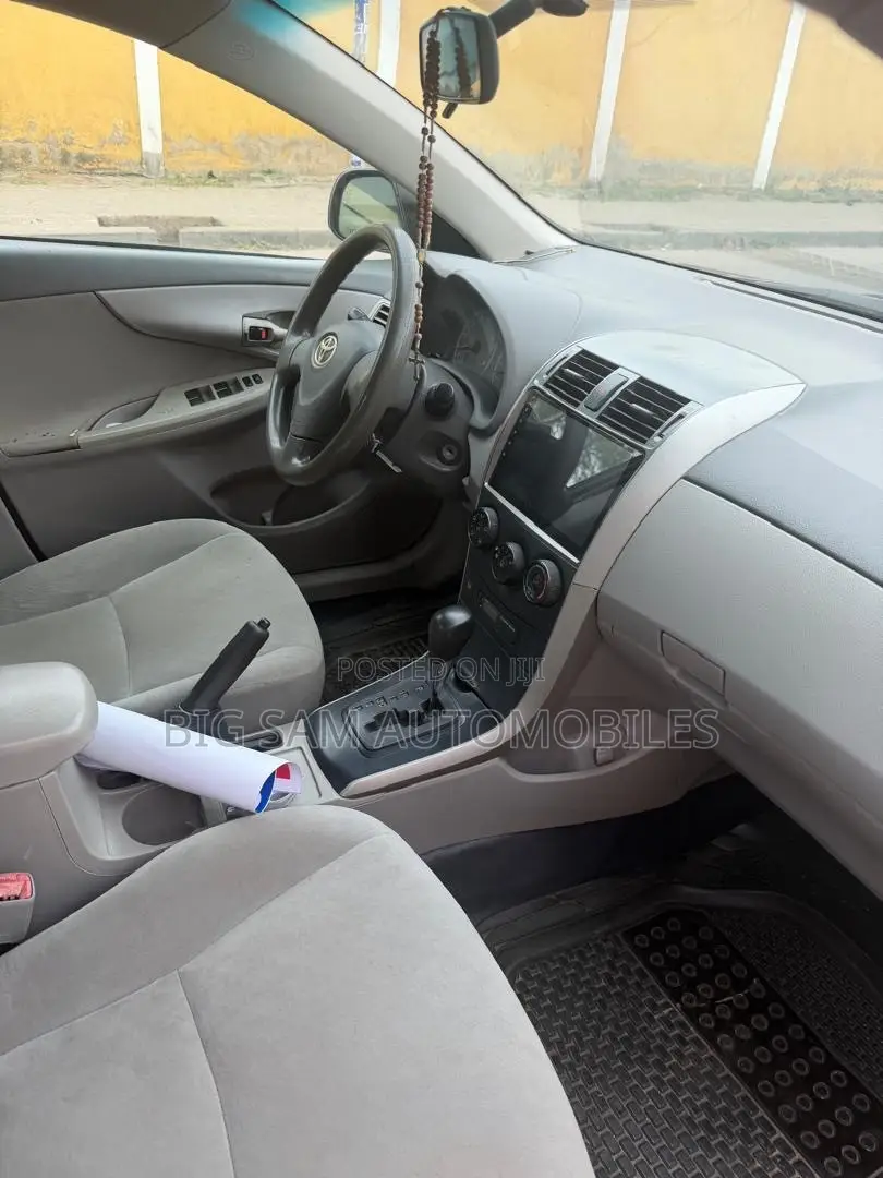 Toyota Corolla 2010 Black