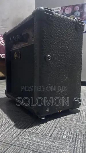 Rogue G-10 Guitar Combo Amplifier