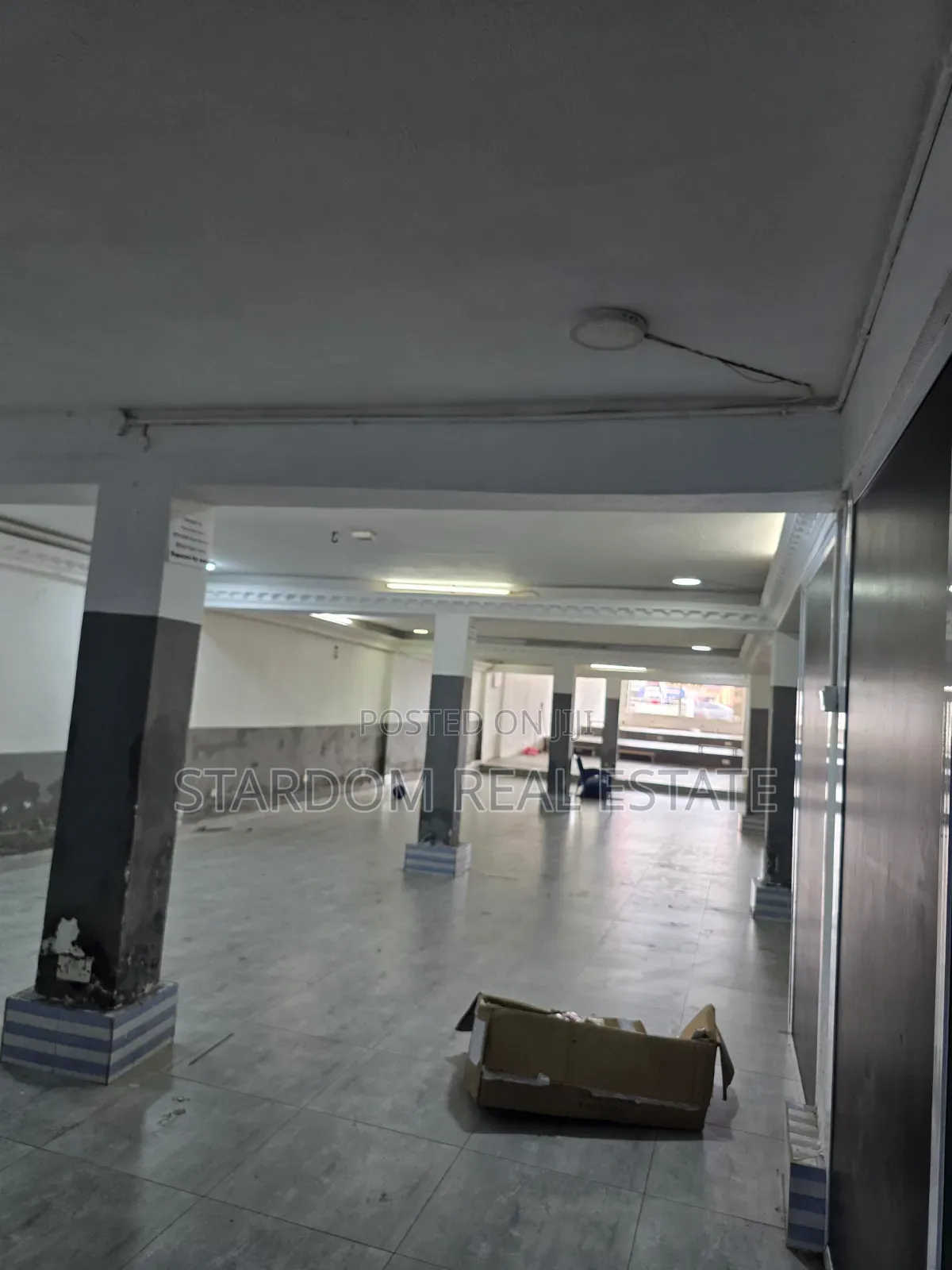 For RENT : Spacious Commercial Office / Shop Space for Rent.