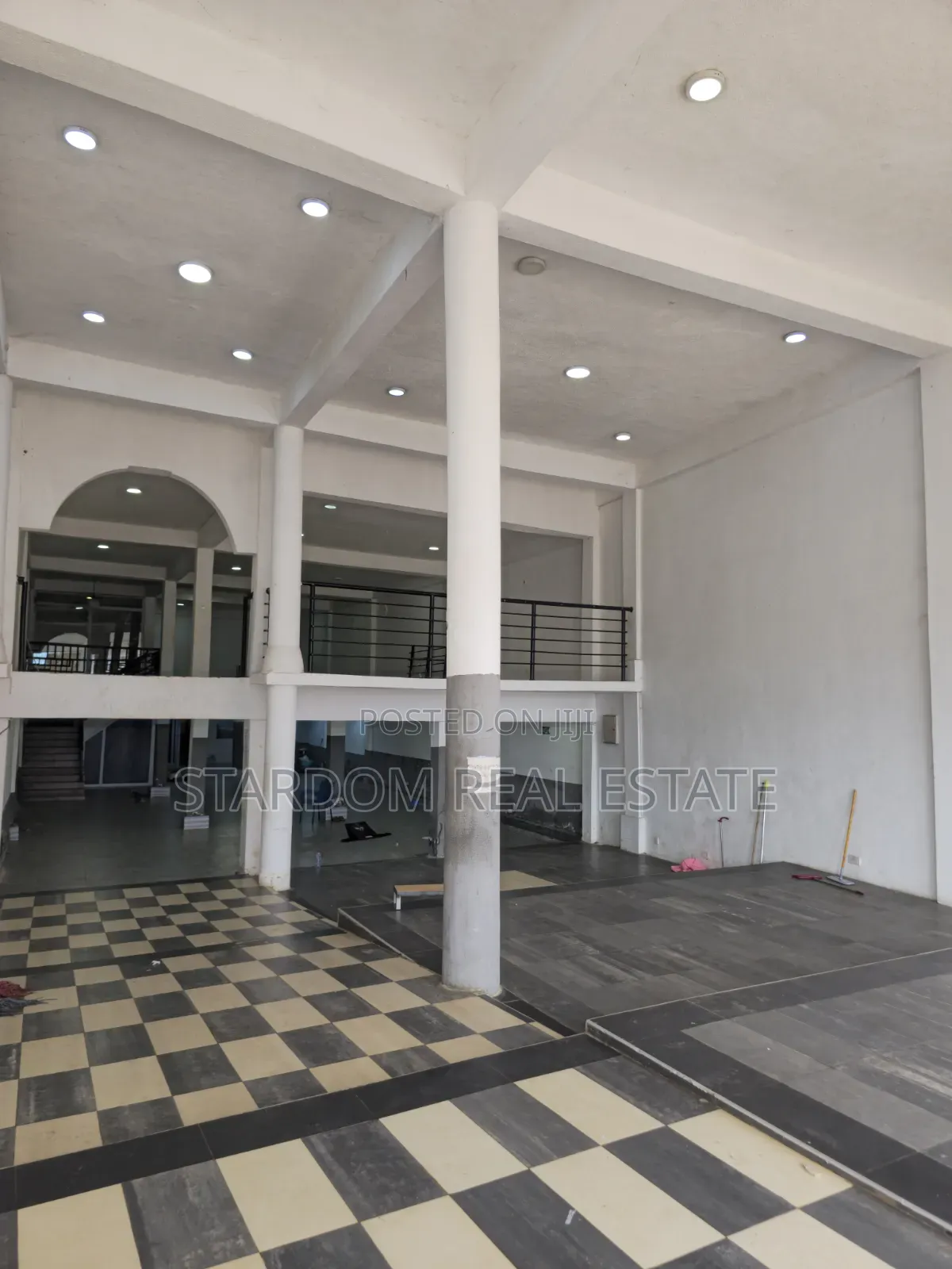 For RENT : Spacious Commercial Office / Shop Space for Rent.